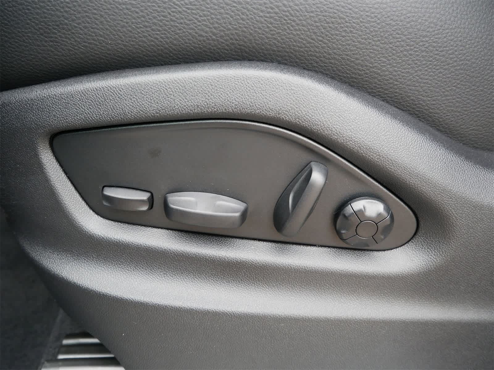 2026 Porsche Cayenne photo 12