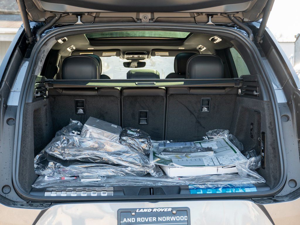 2025 Land Rover Range Rover Sport SE photo 24