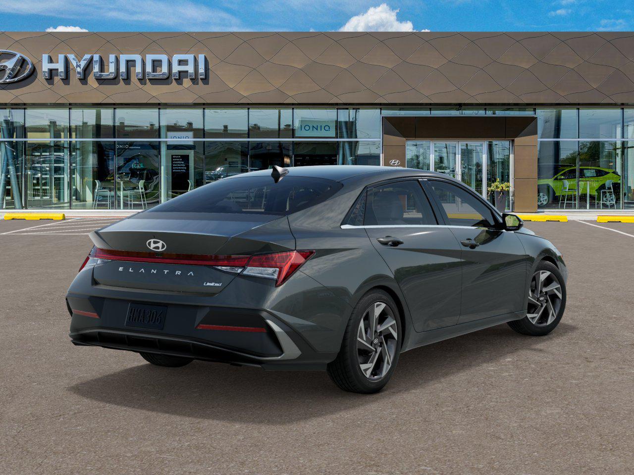 2025 Hyundai Elantra Limited photo 3