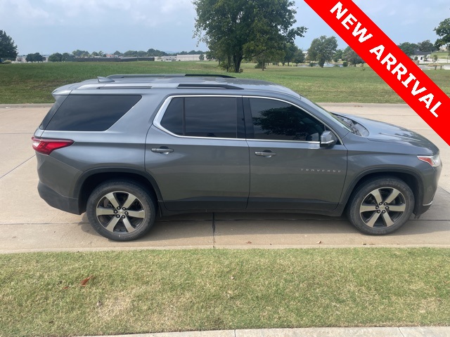 2018 Chevrolet Traverse 3LT photo 2