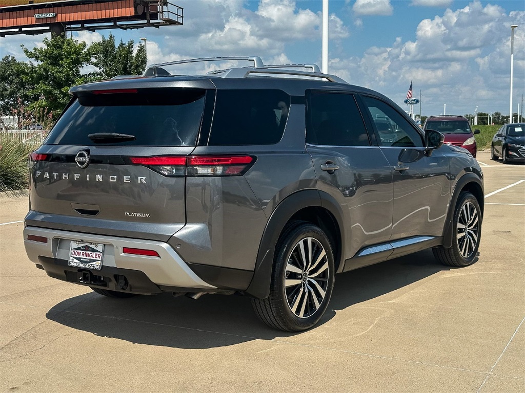 2025 Nissan Pathfinder Platinum photo 2
