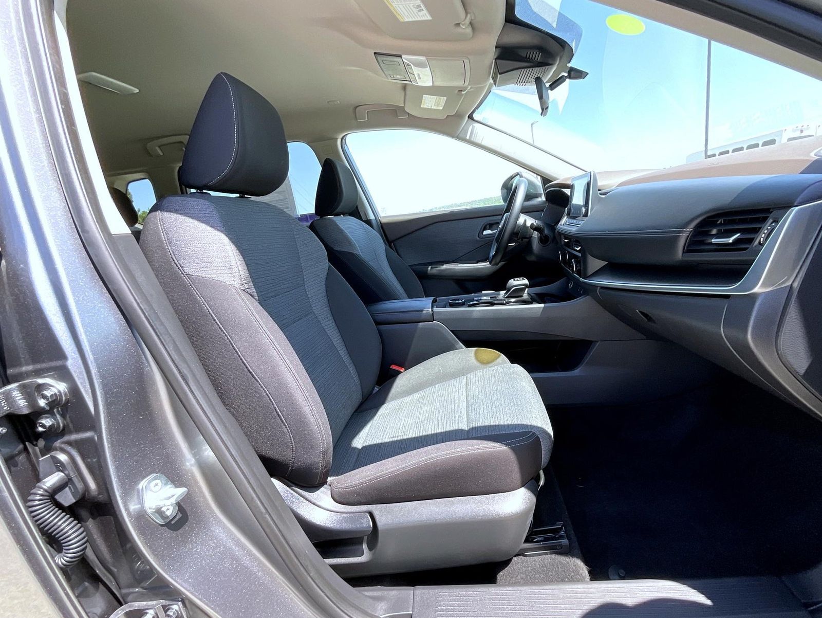 2023 Nissan Rogue SV photo 16