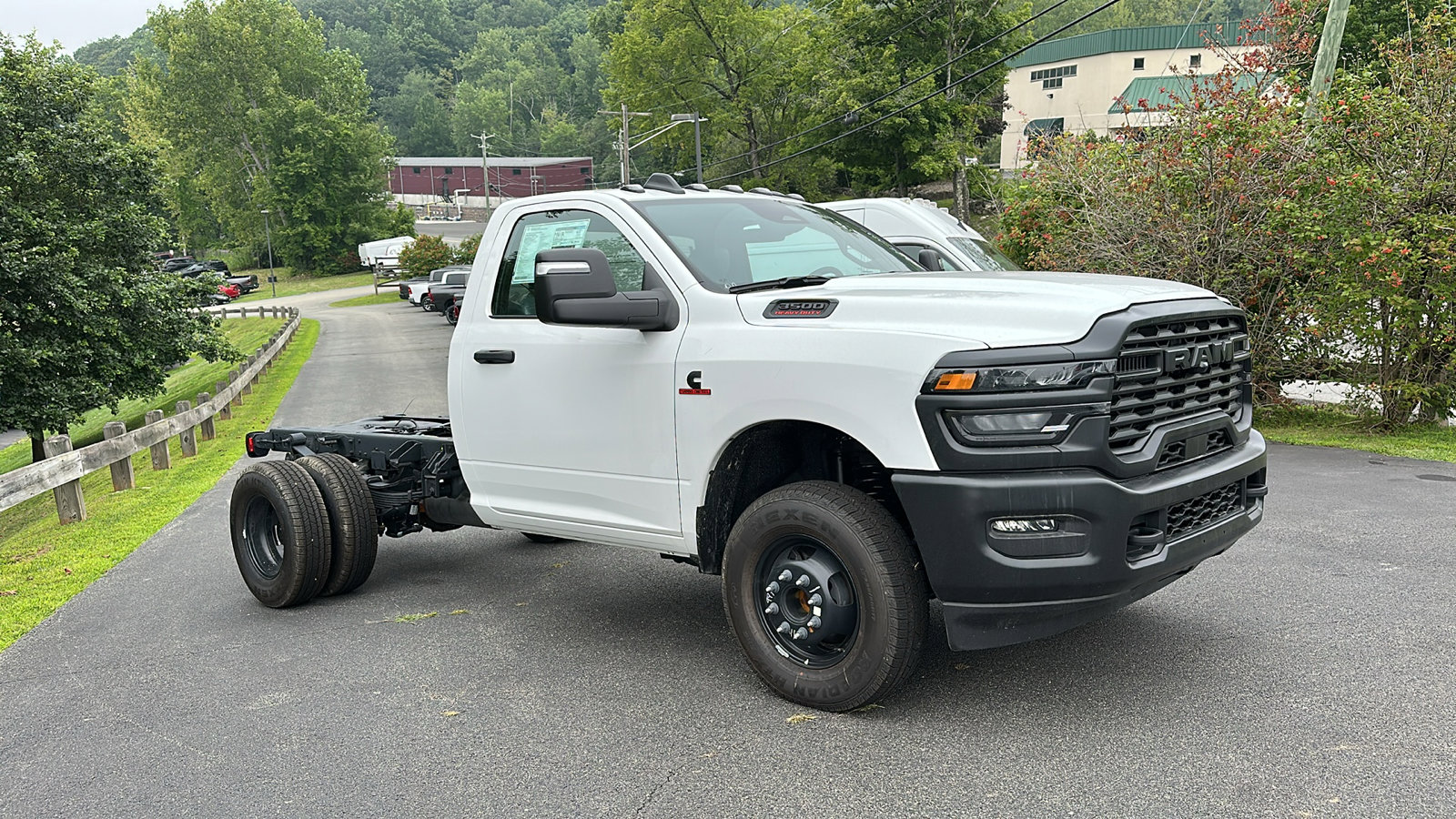 2025 Ram 3500 Tradesman photo 2