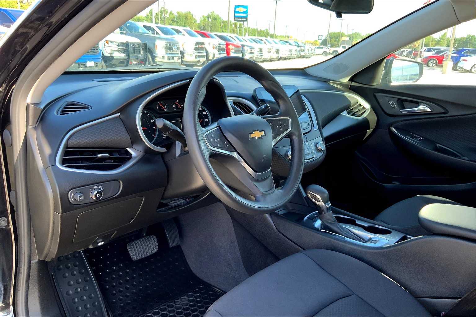 2023 Chevrolet Malibu LS photo 16