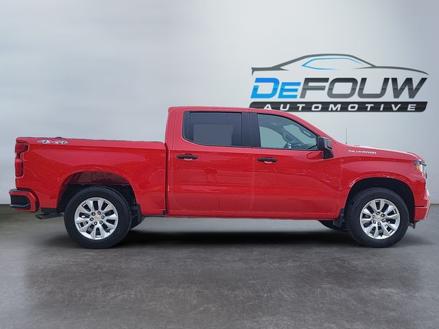 2025 Chevrolet Silverado 1500 Custom photo 2
