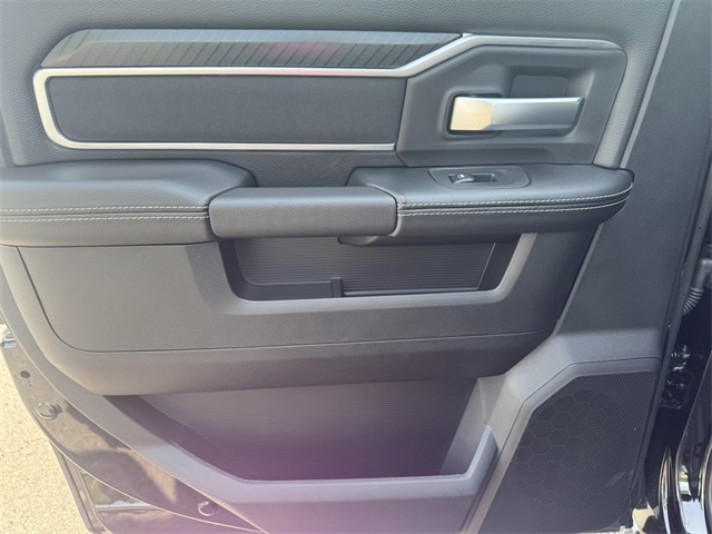 2025 Ram 2500 Big Horn photo 12