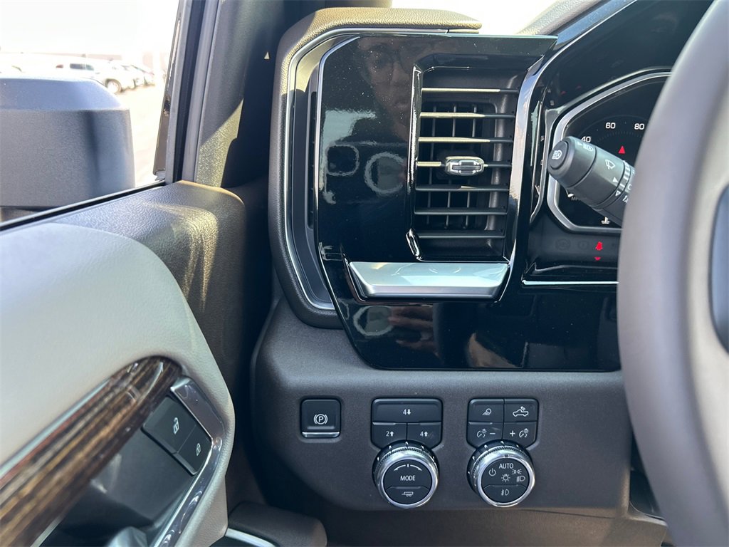 2026 Gmc Sierra HD SLE photo 18