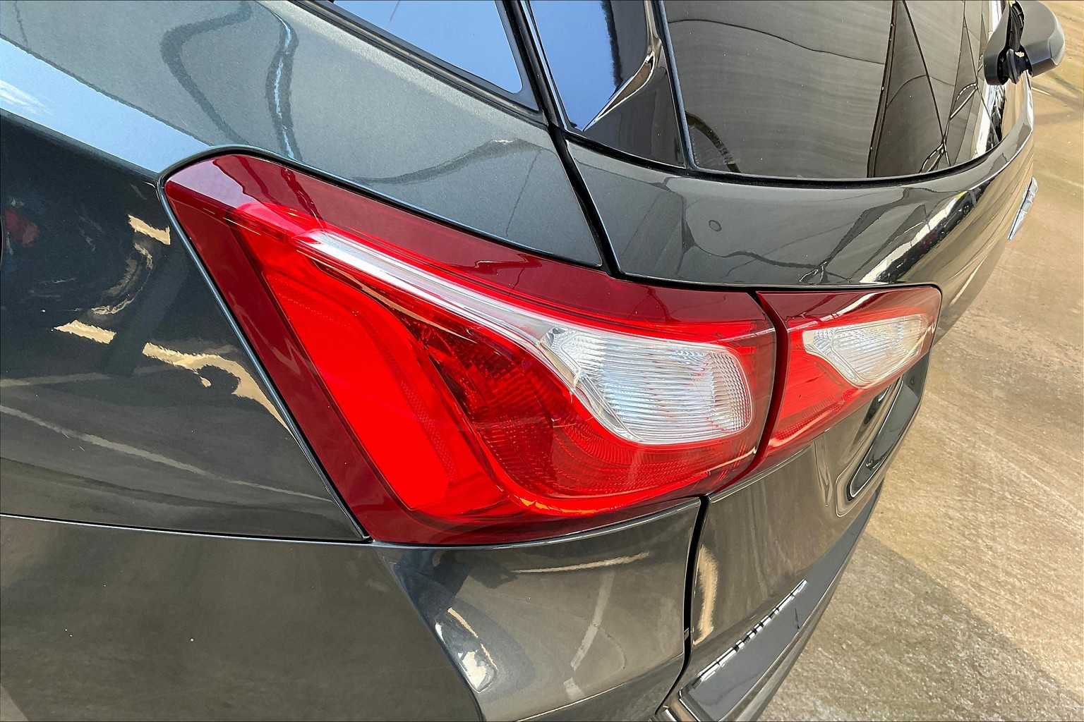 2018 Chevrolet Equinox LT photo 25