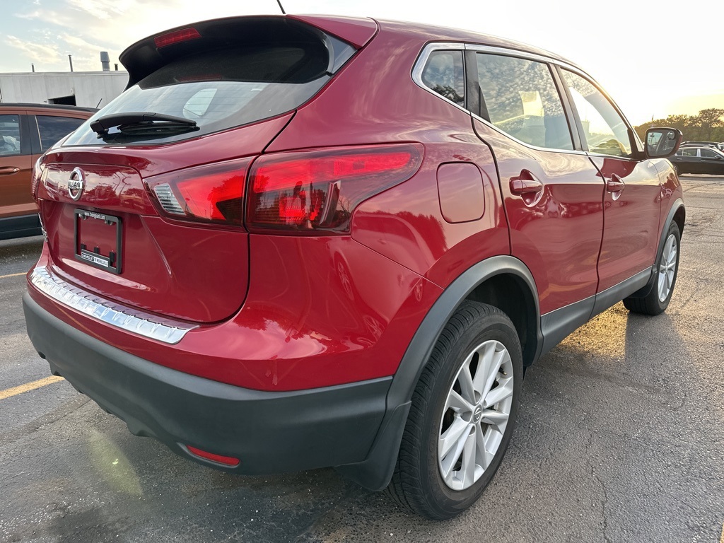 2017 Nissan Rogue Sport S photo 5