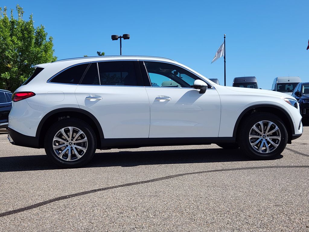 2026 Mercedes Benz GLC 300 4MATIC photo 2