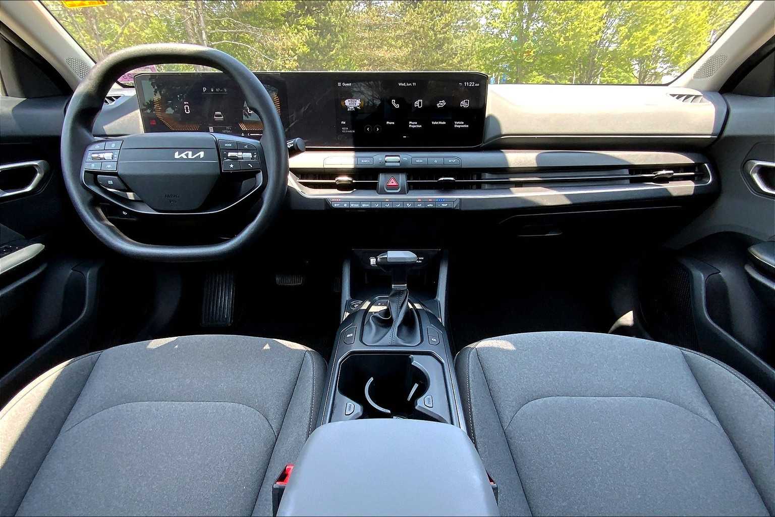2025 Kia K4 LXS photo 13