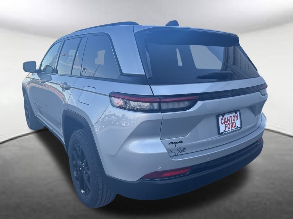 2024 Jeep Cherokee Altitude X photo 4