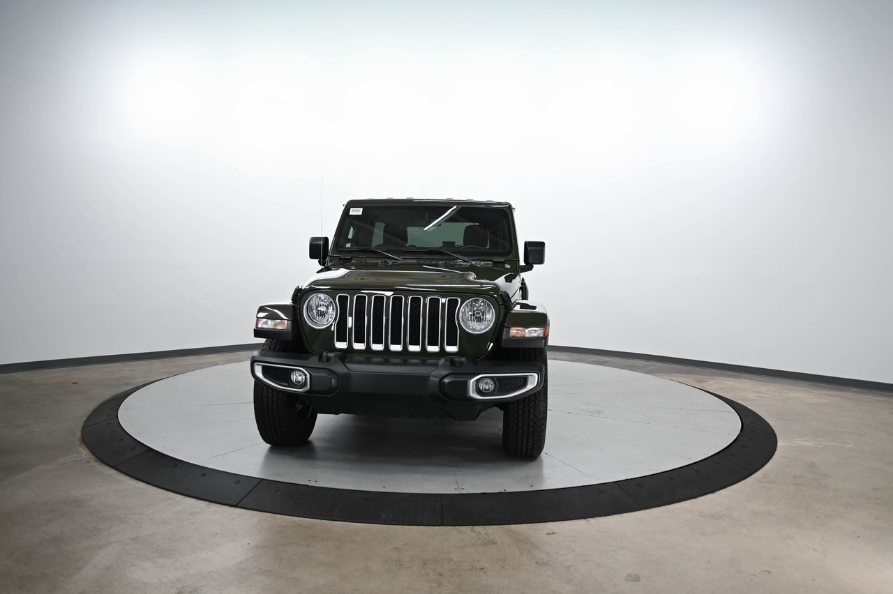 2022 Jeep Wrangler Unlimited Sahara photo 2