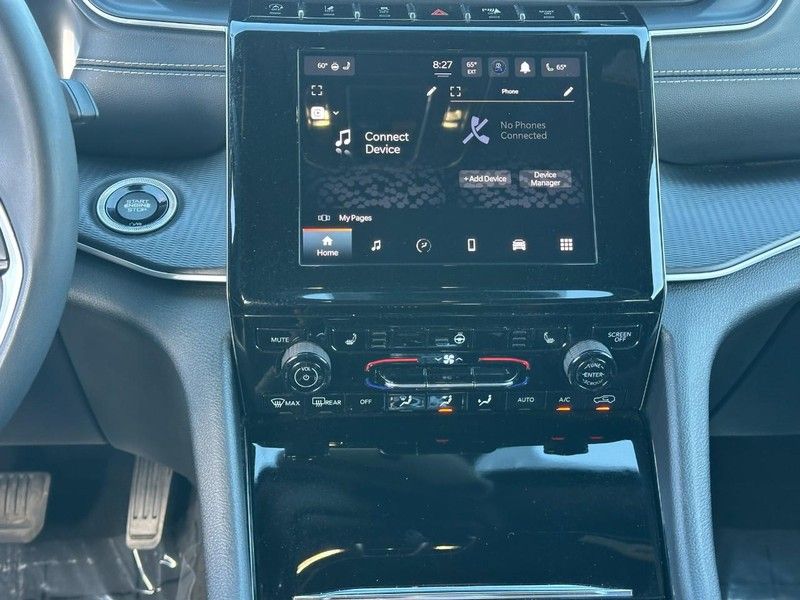 2023 Jeep Grand Cherokee Altitude photo 11