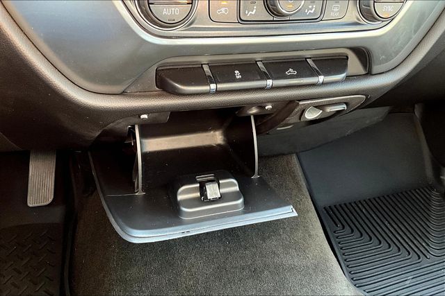 2018 Chevrolet Silverado 1500 LT photo 32
