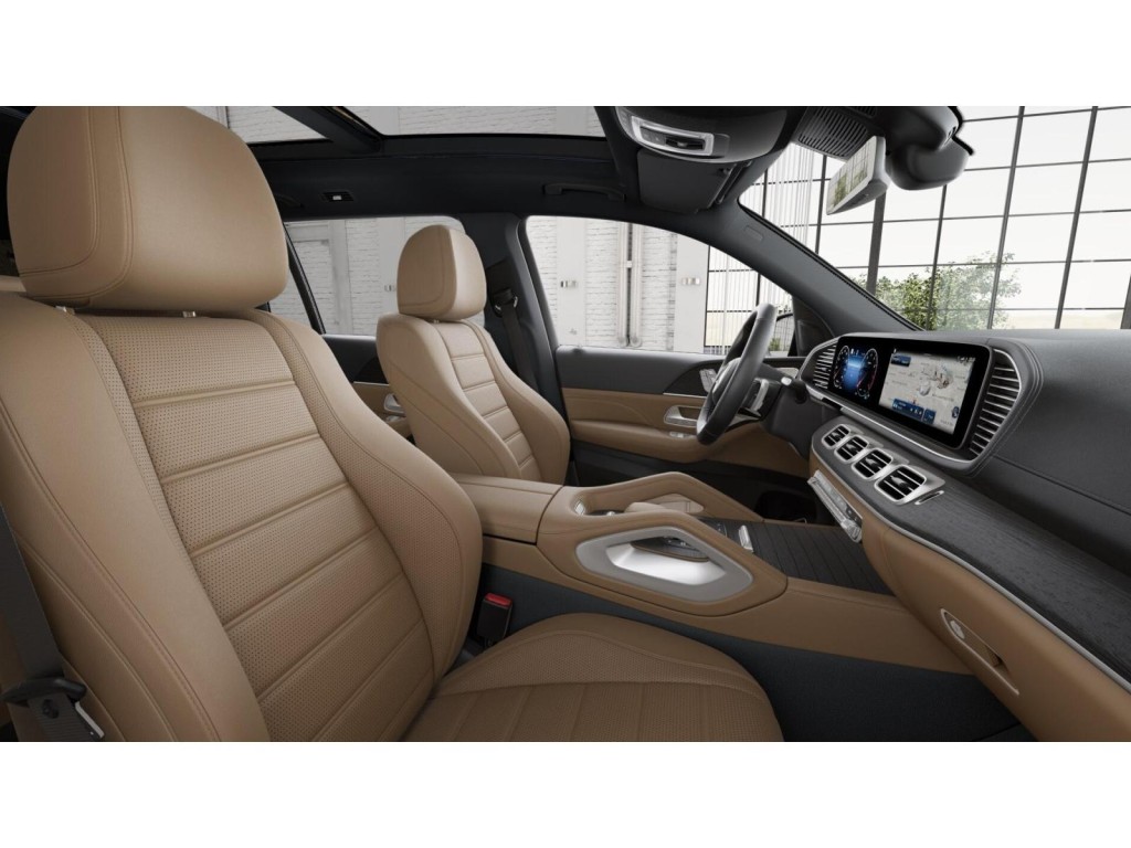 2026 Mercedes Benz GLS 450 4MATIC photo 4