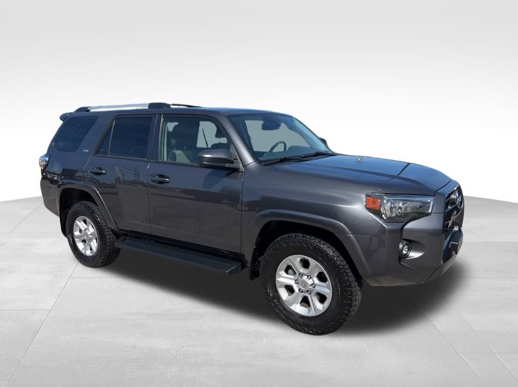 2022 Toyota 4Runner SR5 photo 6