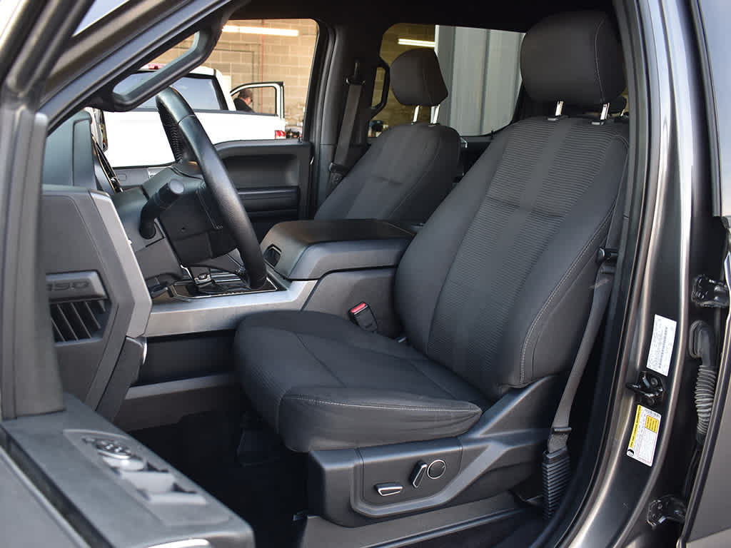 2015 Ford F-150 XLT photo 5