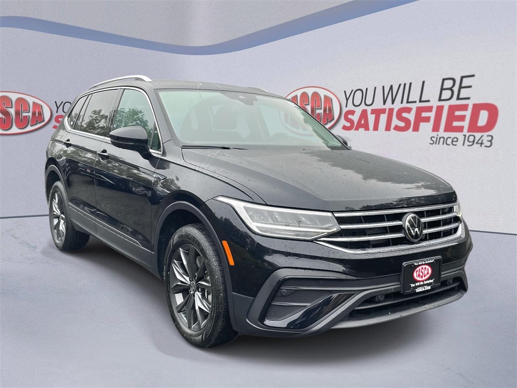 Used 2022 Black Volkswagen 2.0T SE image 1