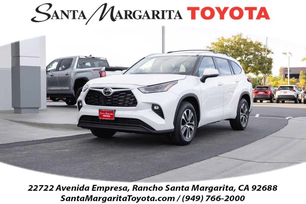 2024 Toyota Highlander XLE's photo