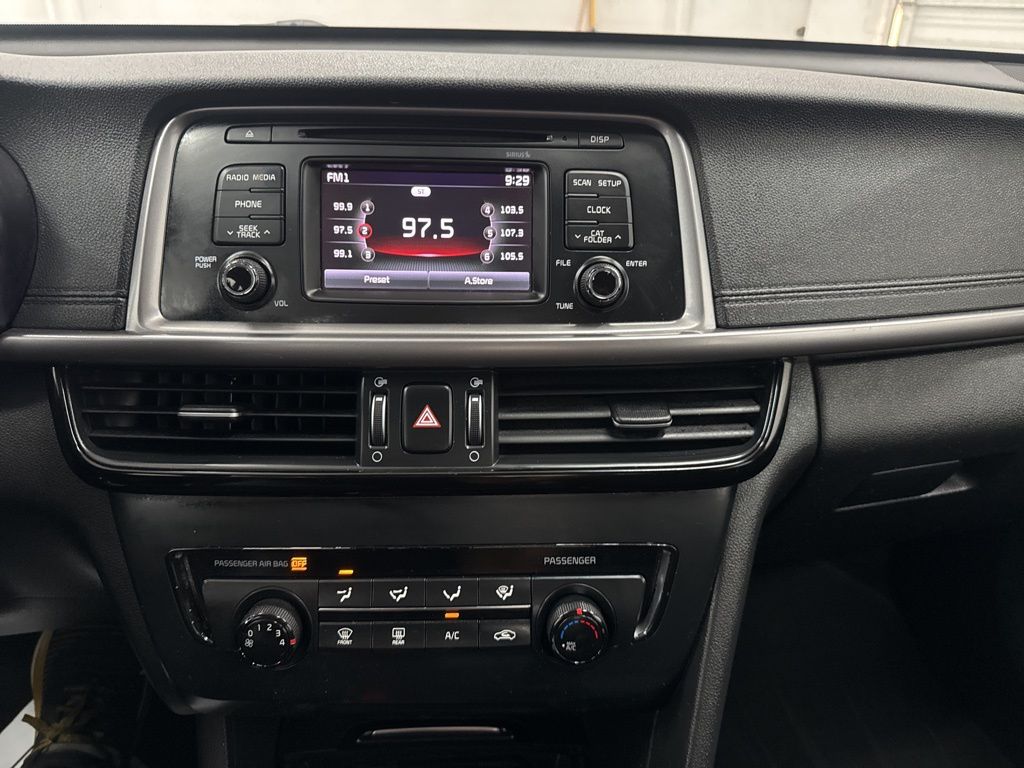 2017 Kia Optima 1.6T LX photo 11