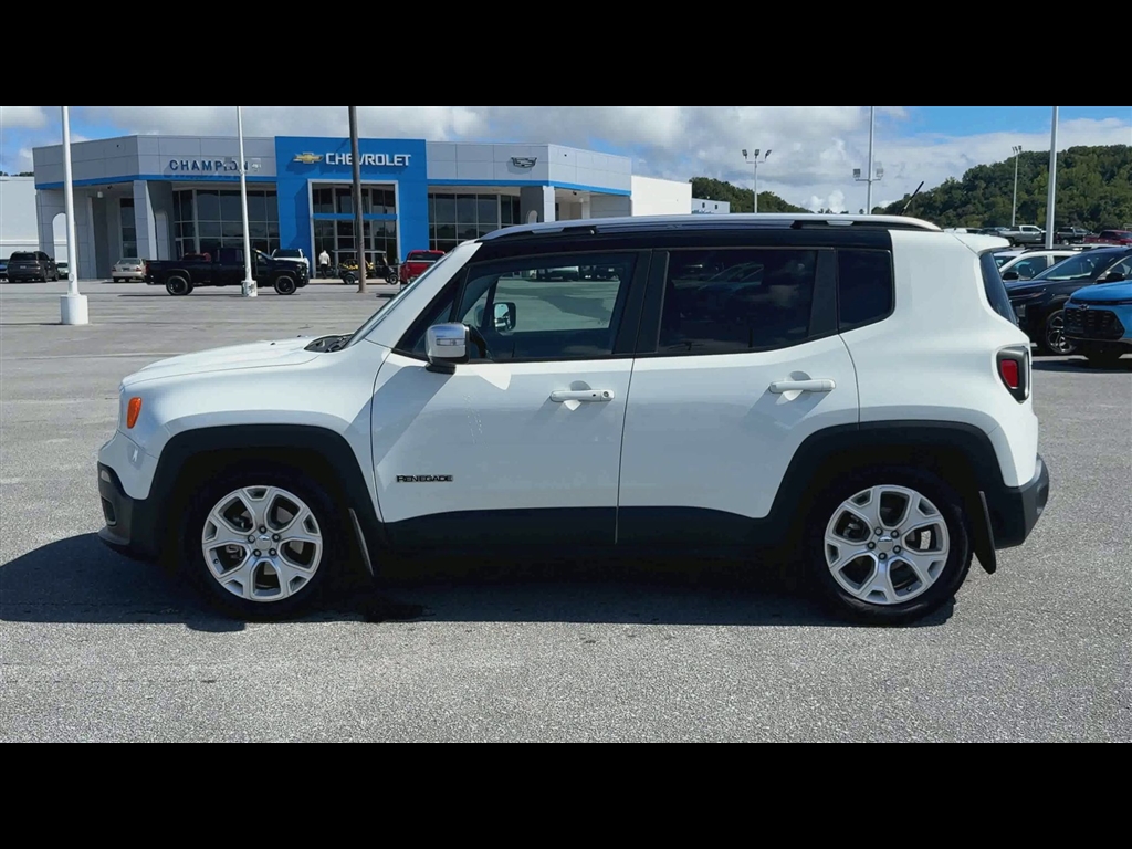 2016 Jeep Renegade Limited photo 3