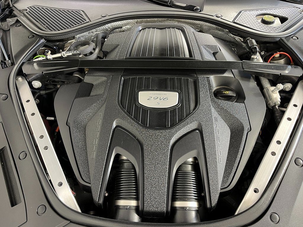 2021 Porsche Panamera 4S photo 8