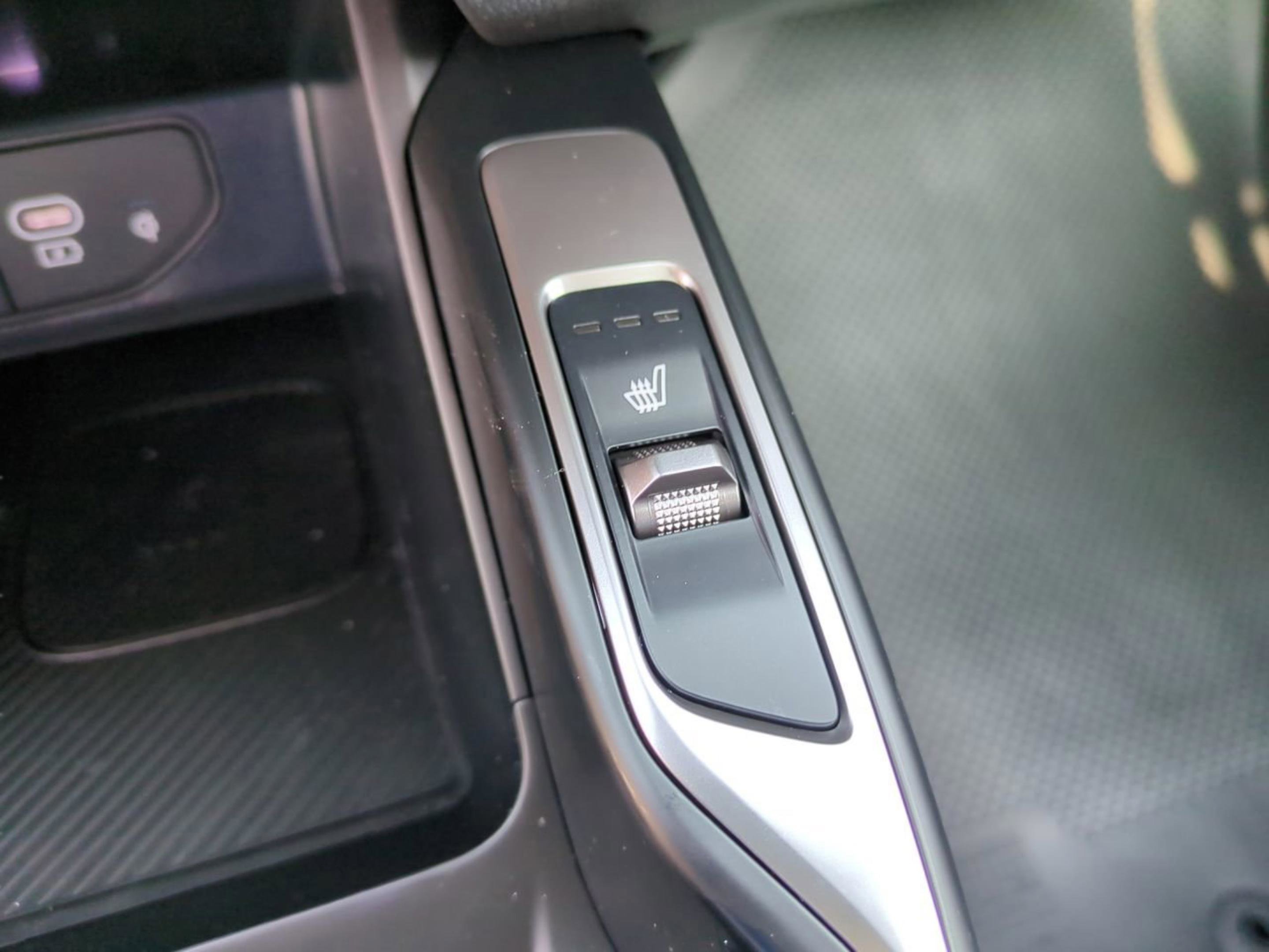 2025 Kia Sorento EX photo 21