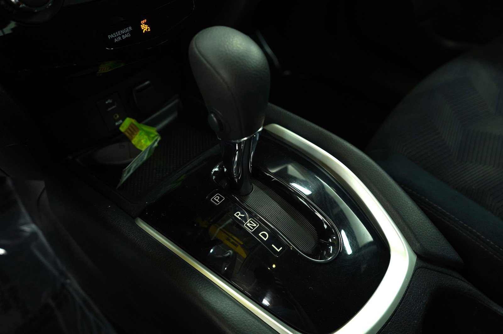 2016 Nissan Rogue SV photo 24
