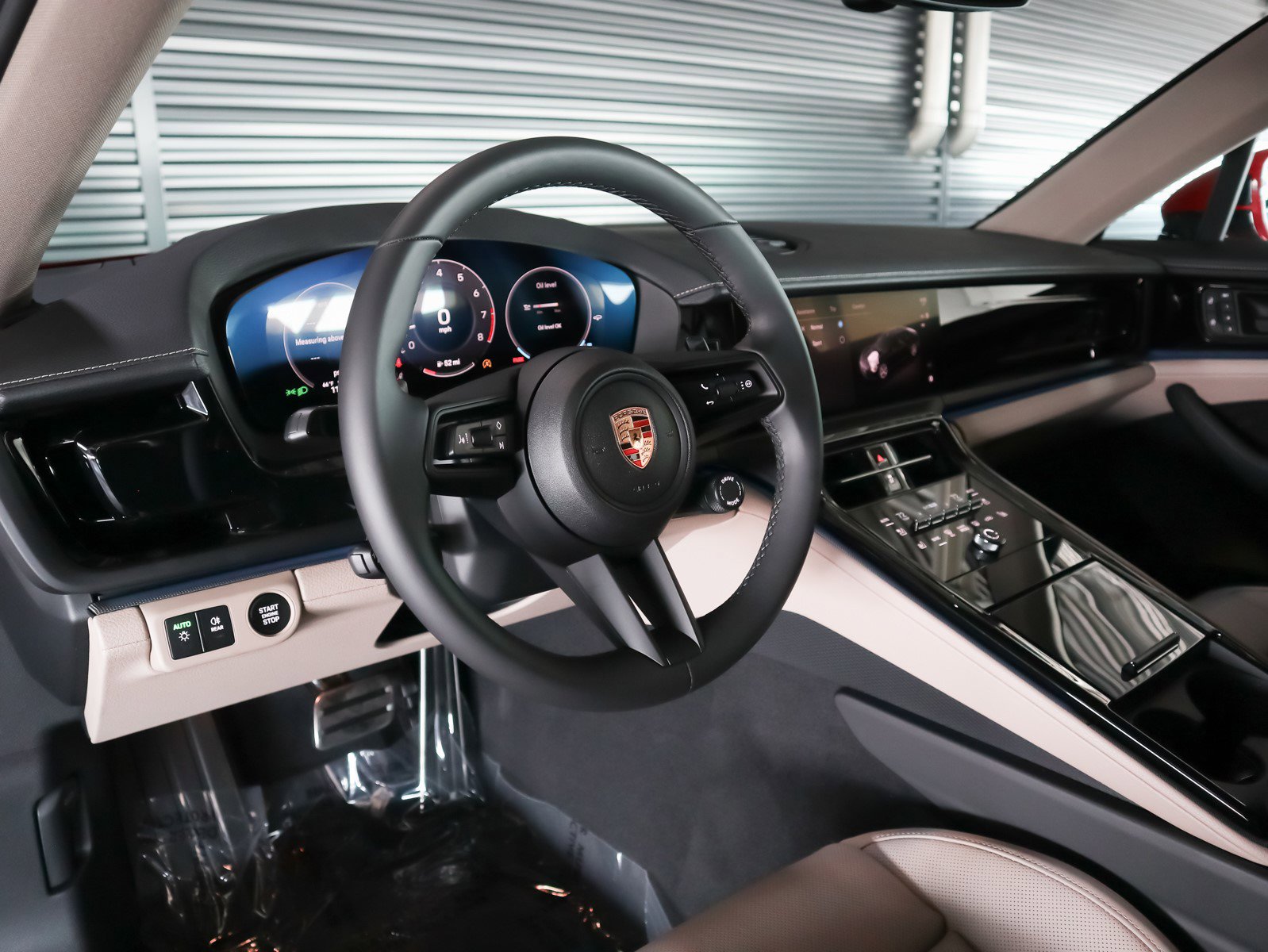 2025 Porsche Panamera 4 photo 4