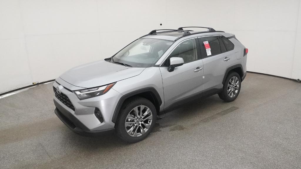 2025 Toyota RAV4 XLE Premium's photo