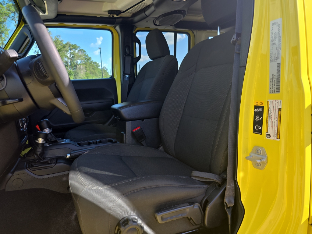 2023 Jeep Wrangler High Tide photo 8