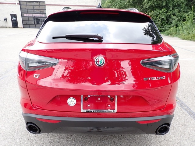 2025 Alfa Romeo Stelvio Sprint Base photo 4