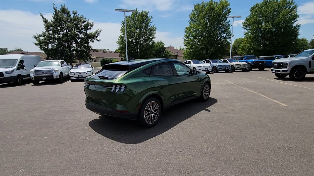 2025 Ford Mustang Mach-E Premium photo 5
