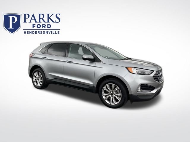 2024 Ford Edge Titanium's photo