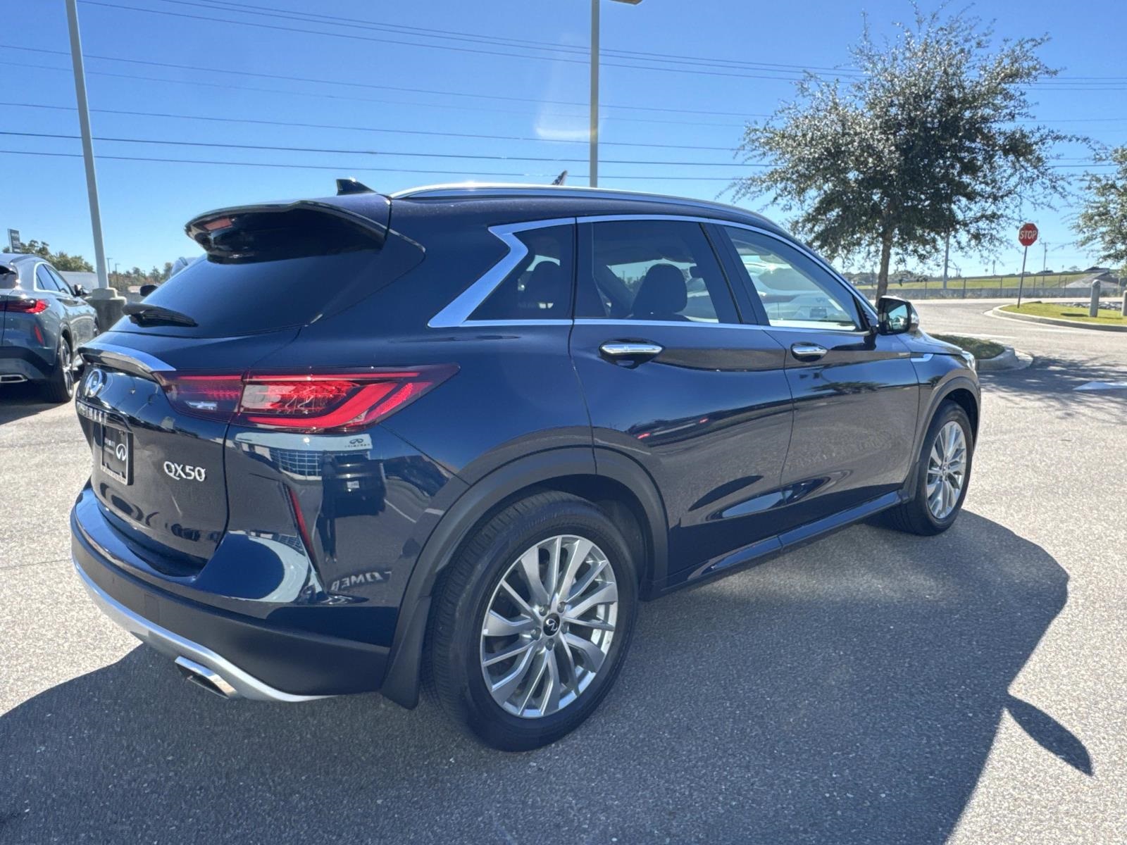 2025 Infiniti QX50 Luxe AWD photo 4