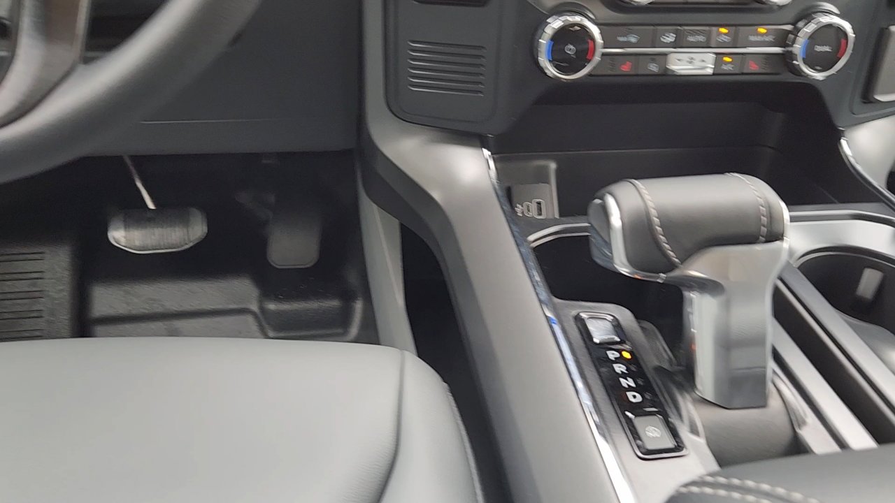 2025 Ford F-150 Lightning photo 21