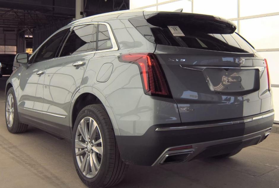 2024 Cadillac XT5 Premium Luxury photo 3