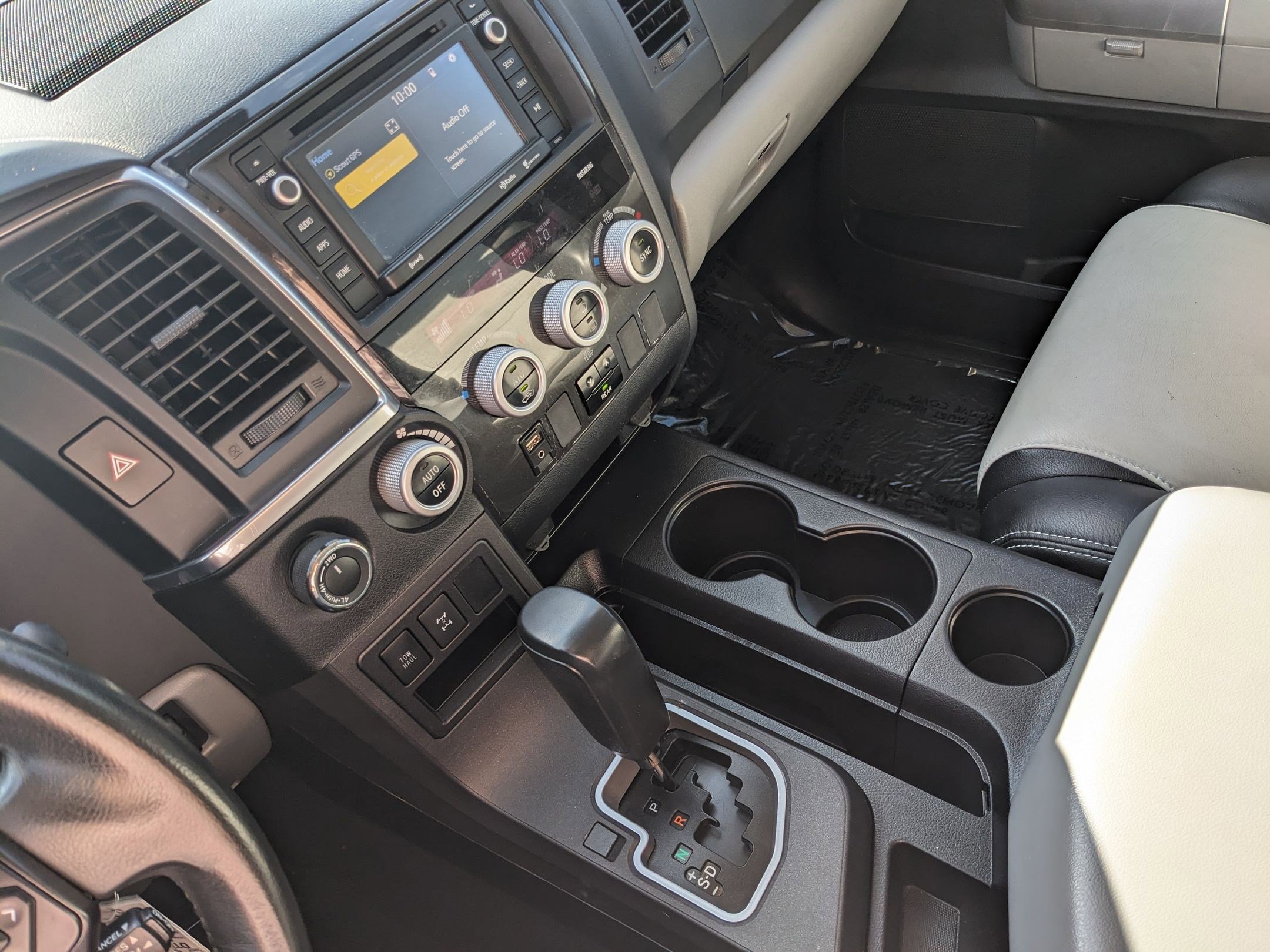 2019 Toyota Sequoia SR5 photo 15