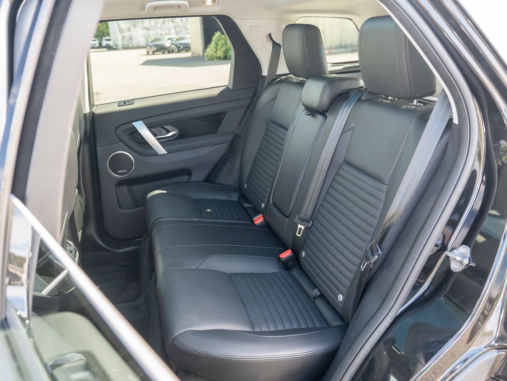 2024 Land Rover Discovery Sport S photo 32