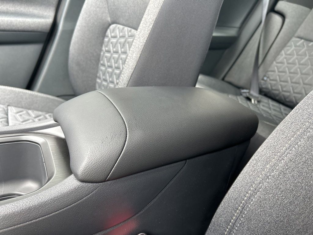 2025 Nissan Kicks SV photo 27