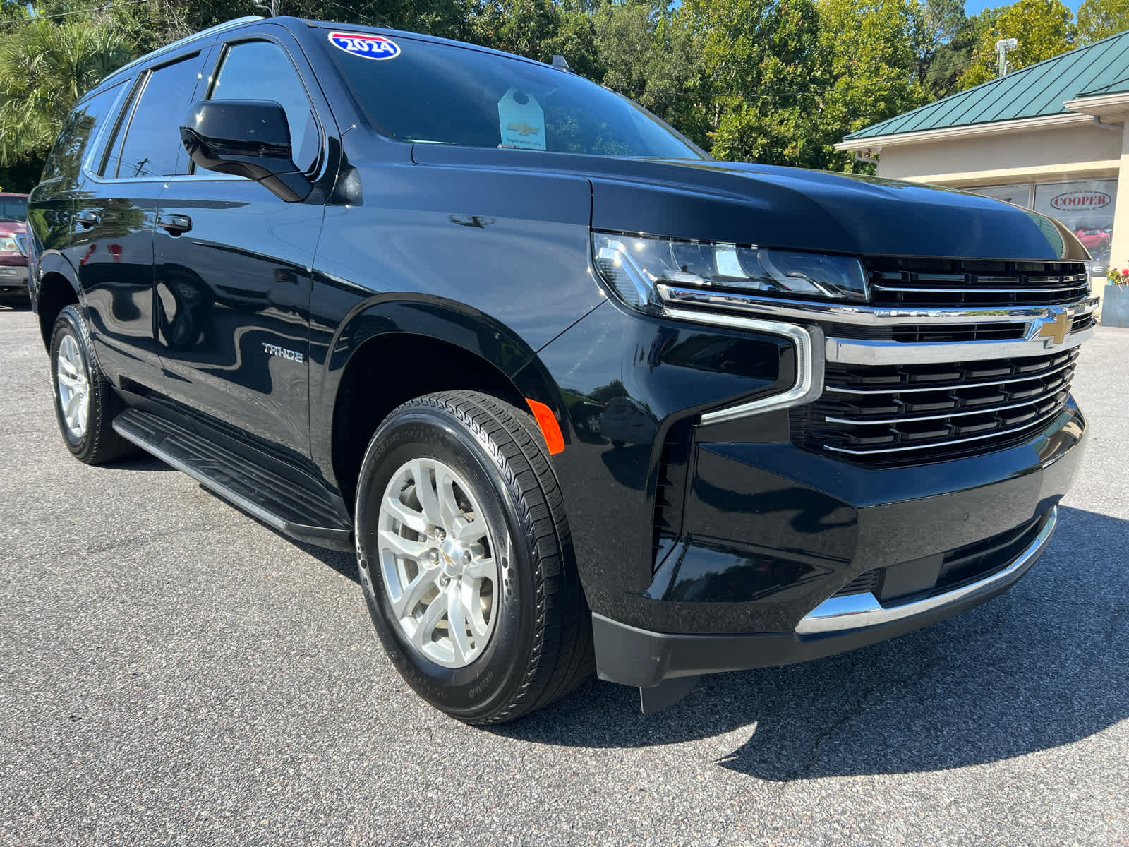 2024 Chevrolet Tahoe LT photo 2