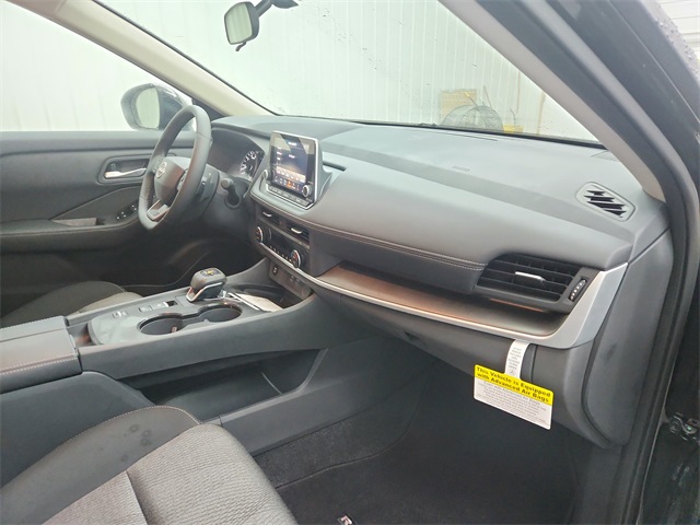 2025 Nissan Rogue SV photo 29