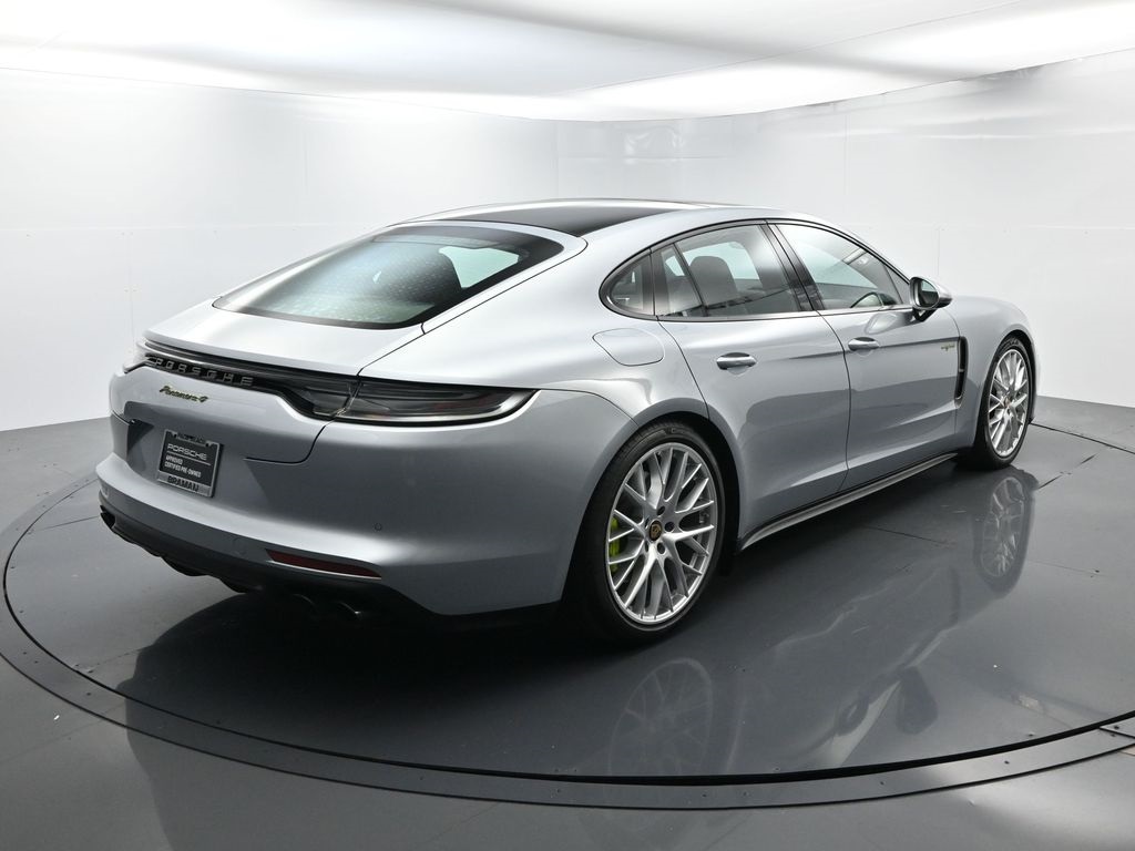 2022 Porsche Panamera E-Hybrid 4 photo 12