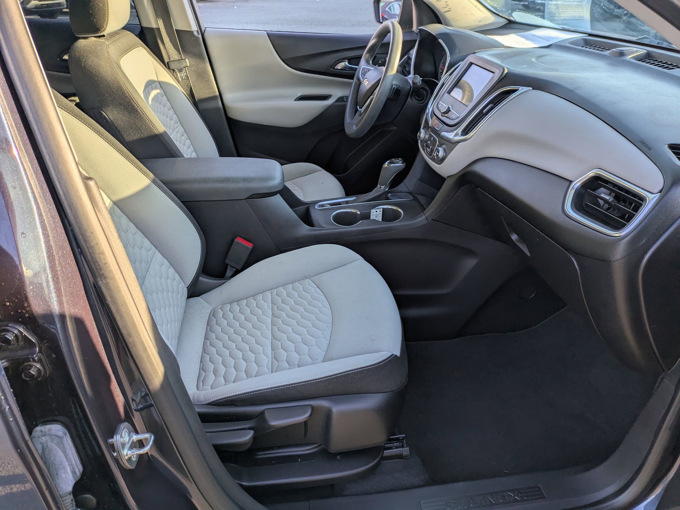 2019 Chevrolet Equinox LS photo 25