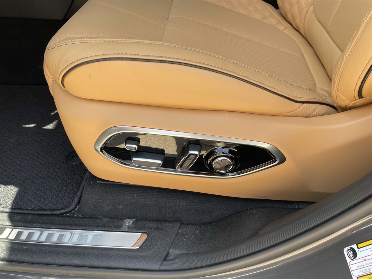 2025 Jeep Grand Cherokee L Summit photo 19