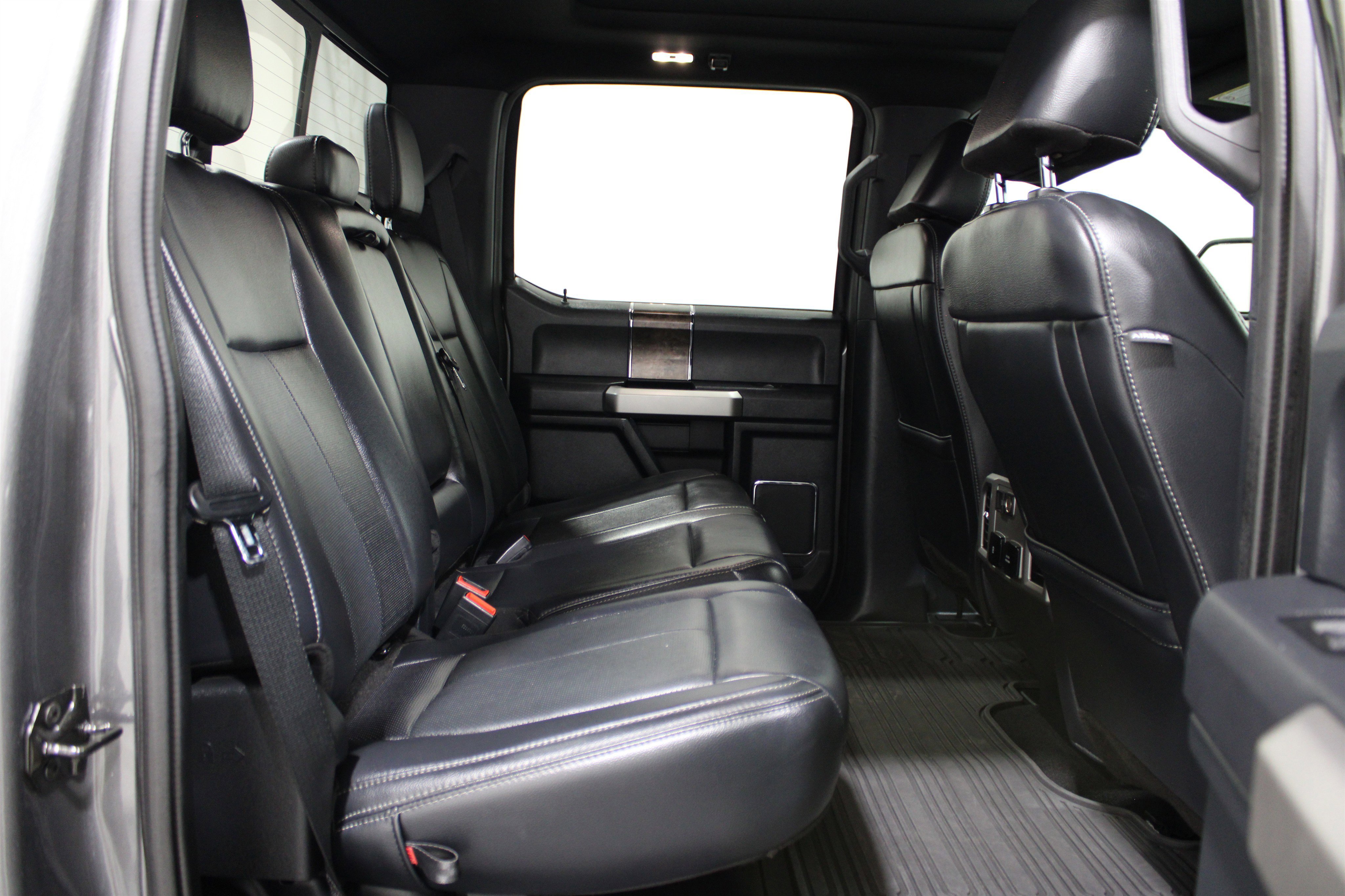 2022 Ford F-250 Lariat photo 19