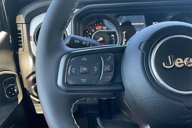 2025 Jeep Wrangler Willys photo 17
