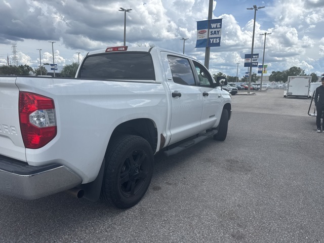 2014 Toyota Tundra SR5 CrewMax photo 3