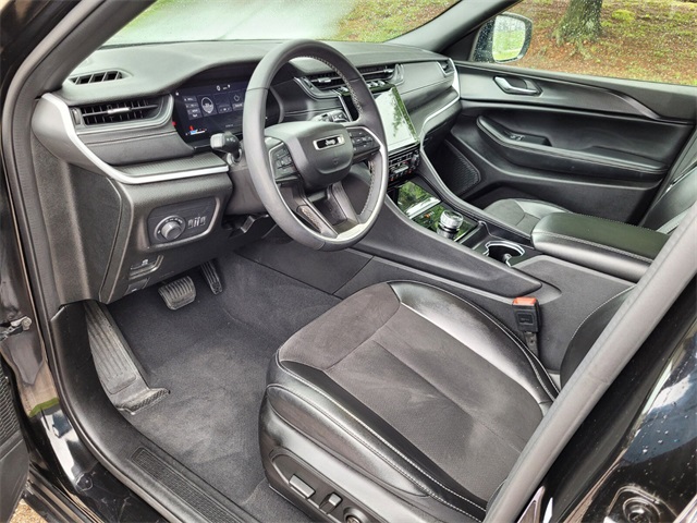 2024 Jeep Grand Cherokee Altitude photo 14